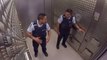 Diese neuseeländischen Polizisten spielen Schlagzeug im Aufzug