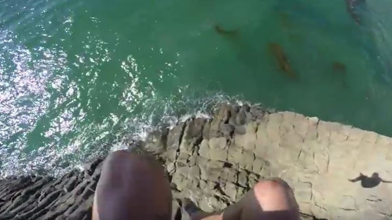 US-Stuntman springt von einem berühmten Felsen und muss fast dran glauben!
