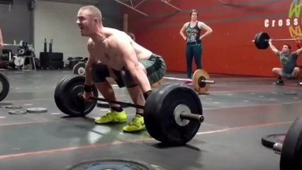 Dieser Mann versagt kläglich beim Kreuzheben