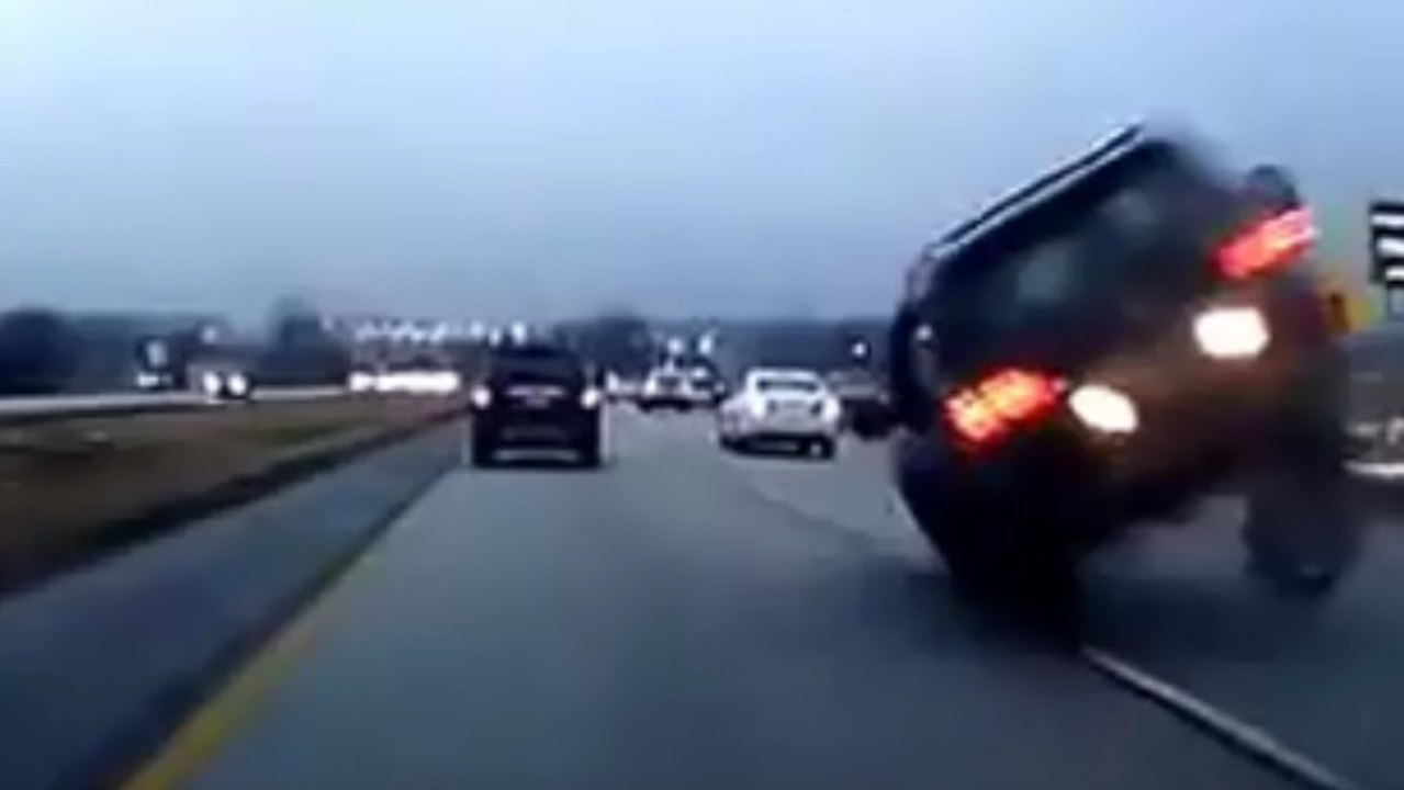 Wagen fährt zu dicht auf: Plötzlich bremst das Auto vor ihm