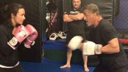 Demi Lovato, die Freundin von Luke Rockhold, zerstört Sylvester Stallone