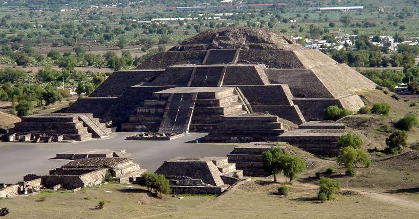 Teotihuacan : une chambre et un tunnel secrets découverts sous la Pyramide de la Lune