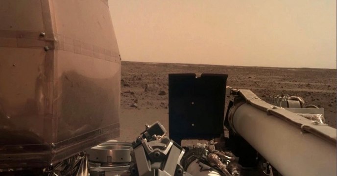 Bien arrivée sur Mars, la sonde InSight envoie ses premières images