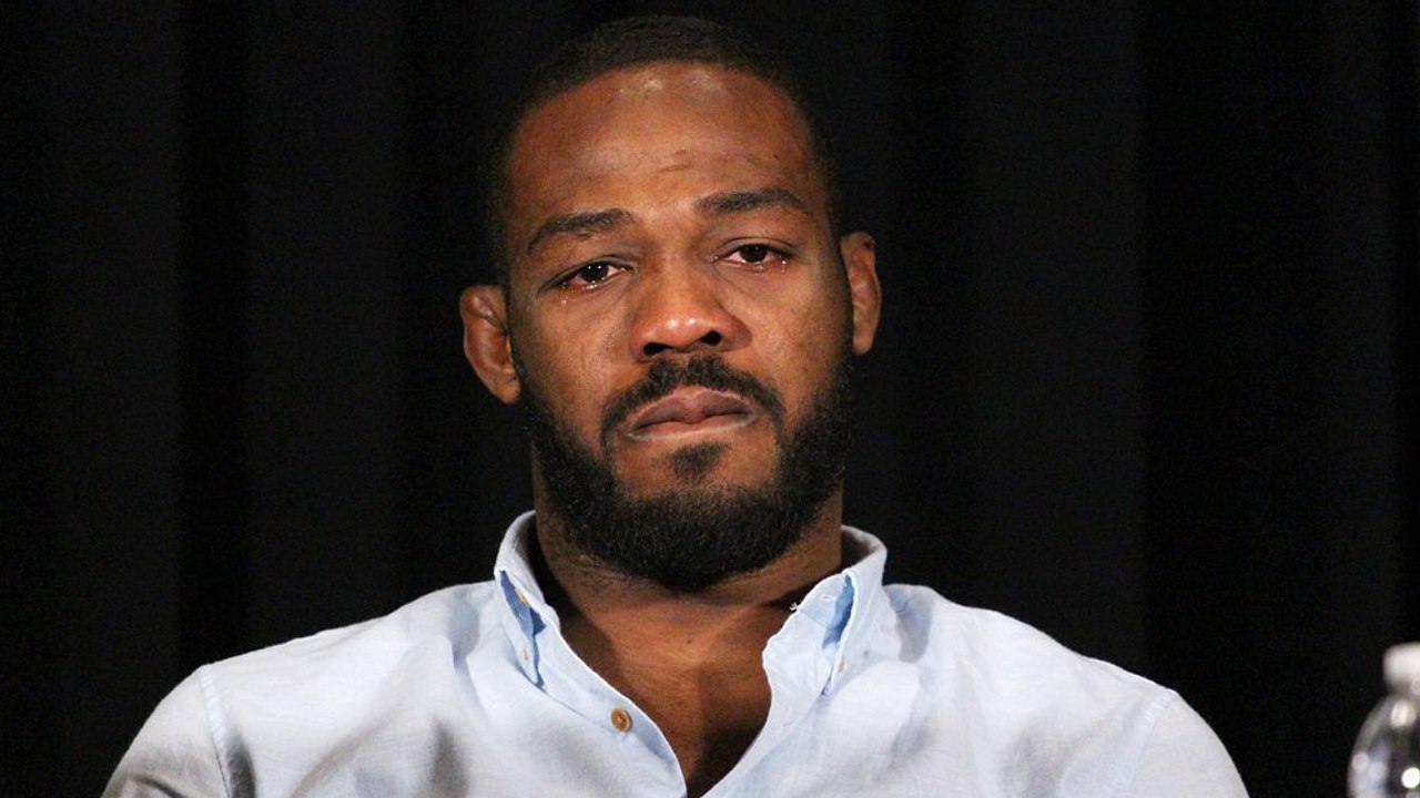 Die USADA suspendiert Jon Jones für ein Jahr nach positivem Dopingtest