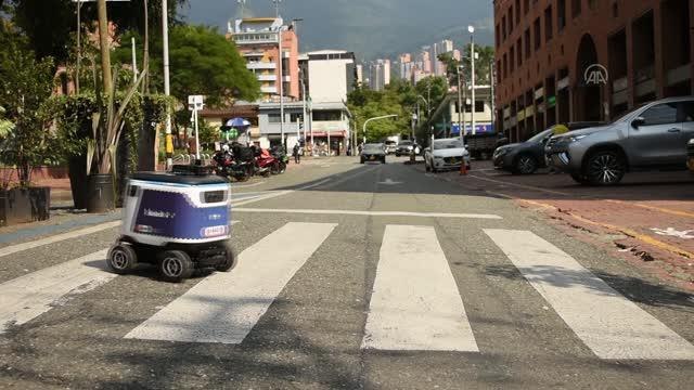 Kolombiyalı teknoloji şirketi robot dağıtım altyapısını genişletmeyi hedefliyor