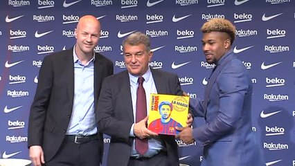 El futuro de Ousmane Dembélé se cuela en la presentación de Adama Traoré