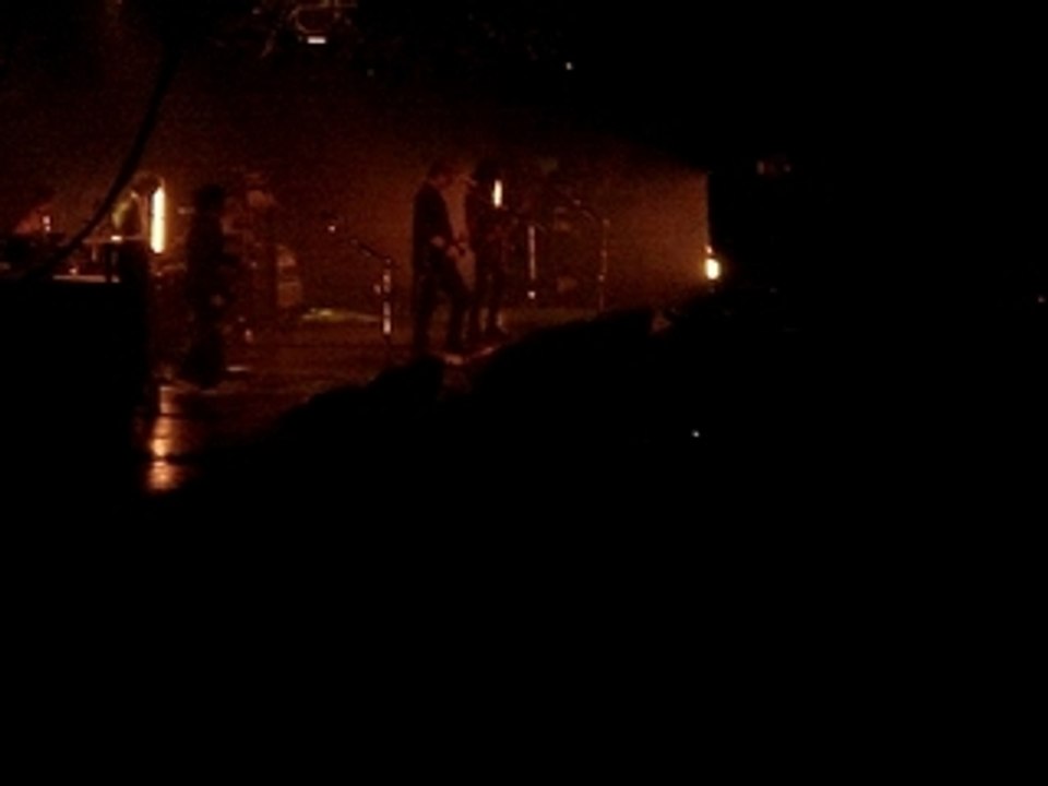 QOTSA en concert @ paris - River in the road