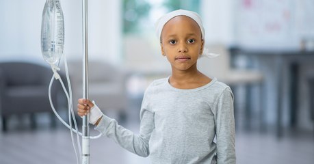 Cancer : chez l'enfant, près d'un cas sur deux serait non diagnostiqué et non traité