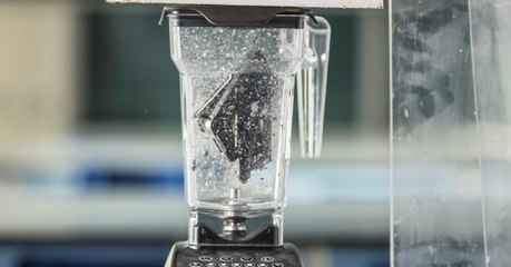Des scientifiques passent un smartphone au mixeur pour étudier sa composition (Vidéo)