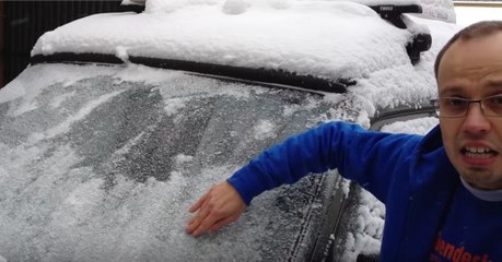 Trick für Autoscheiben: Vereiste Windschutzscheiben einfach enteisen