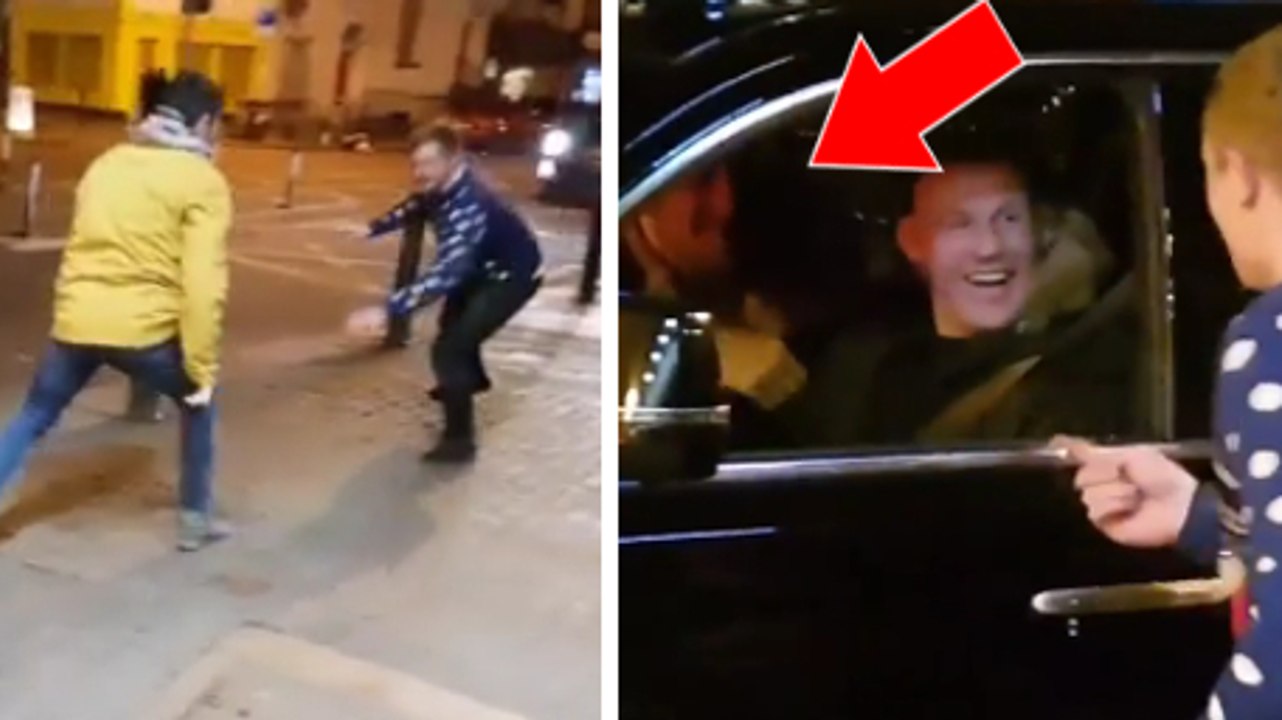 Zwei irische Fans von Conor McGregor imitieren ihr Idol nachts auf der Straße. Bis plötzlich...