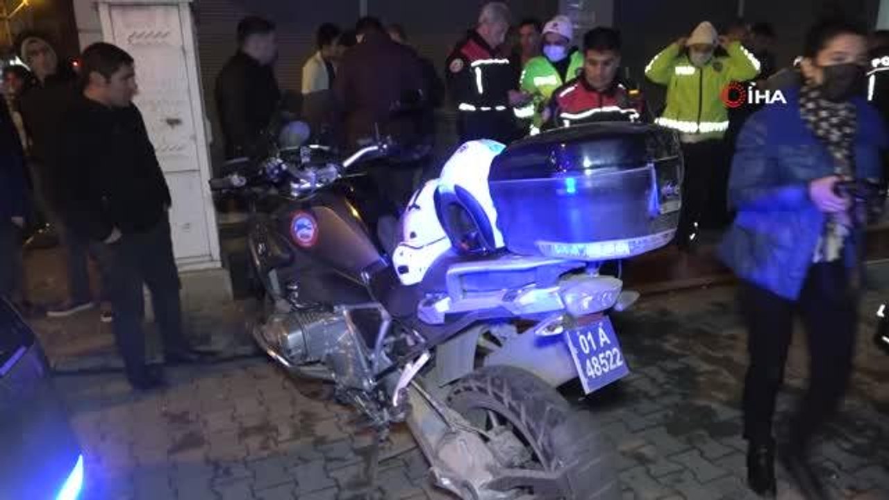 Dur ihtarına uymayan otomobil polis motosikletine çarptı: 2 polis yaralı
