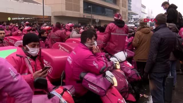 İSTANBUL-ONLİNE YEMEK SİPARİŞ ŞİRKETİ KURYELERİ MAAŞ ZAMMI İÇİN EYLEMDE