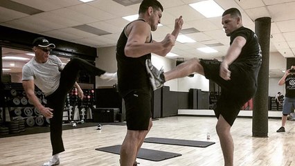 Jean-Claude Van Damme trainiert die Diaz-Brüder