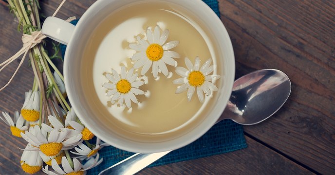 Le thé à la camomille aide-t-il vraiment à mieux dormir ?