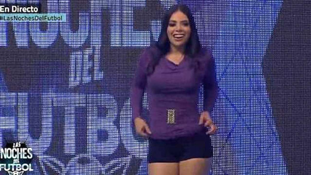 Junges Model enthüllt im TV ihr intimes Tattoo