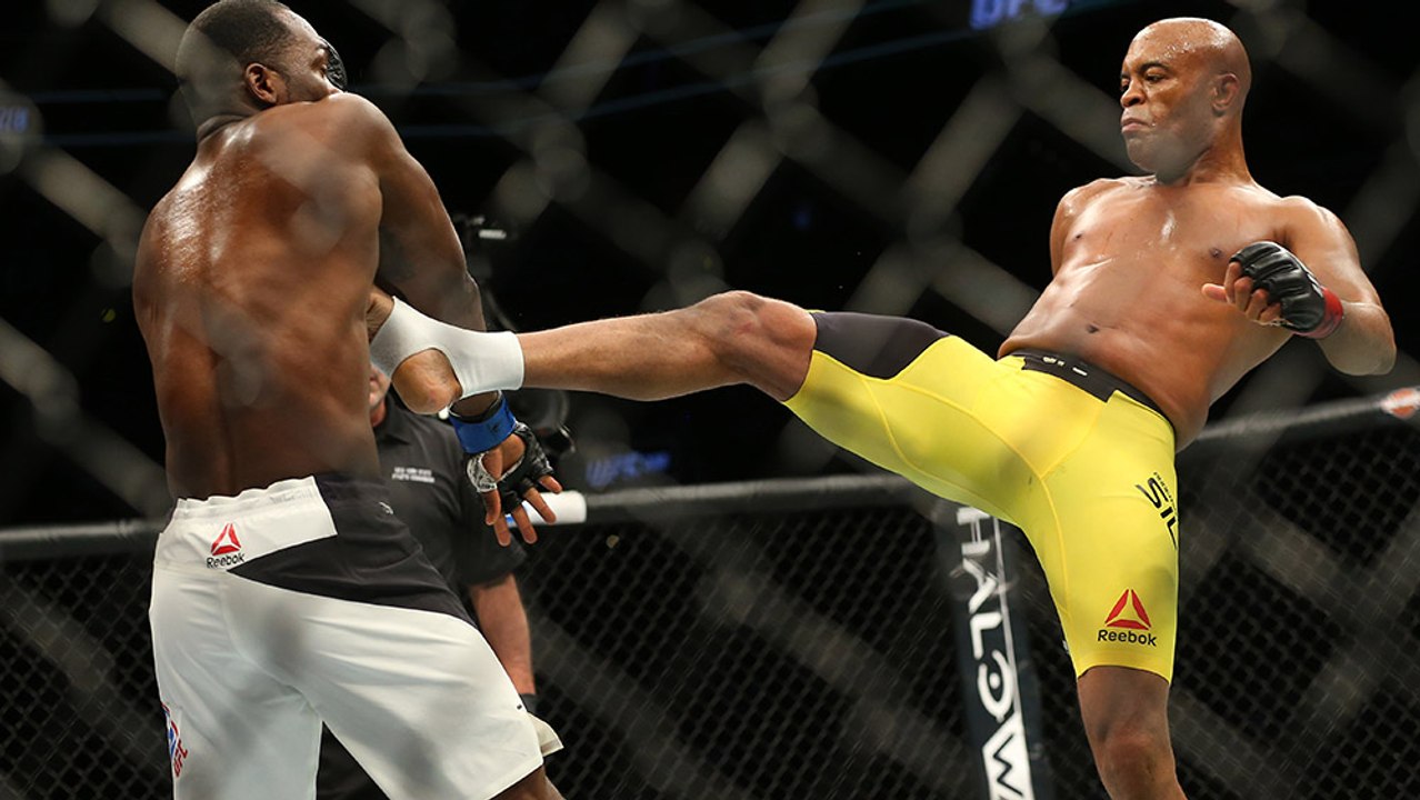 UFC 208: Anderson Silva gewinnt den ersten Kampf seit 5 Jahren gegen Derek Brunson