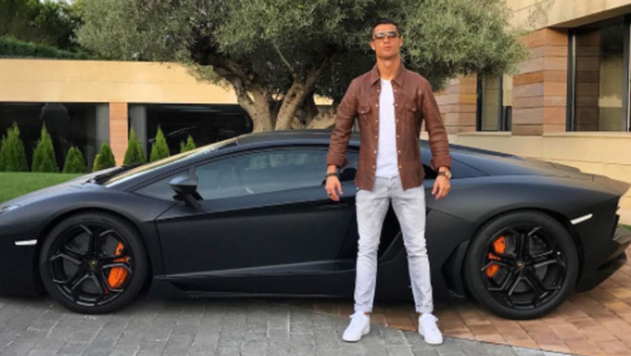 Cristiano Ronaldo muss seinen Lamborghini in den Bergen zurücklassen...