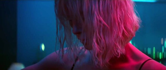 Sarışın Bomba Orijinal Fragman (8)