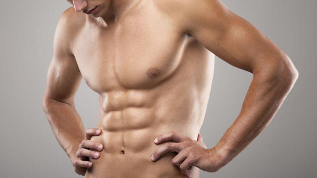 Übung für die Brustmuskeln: Wie macht man perfekte halbe Liegestützen?