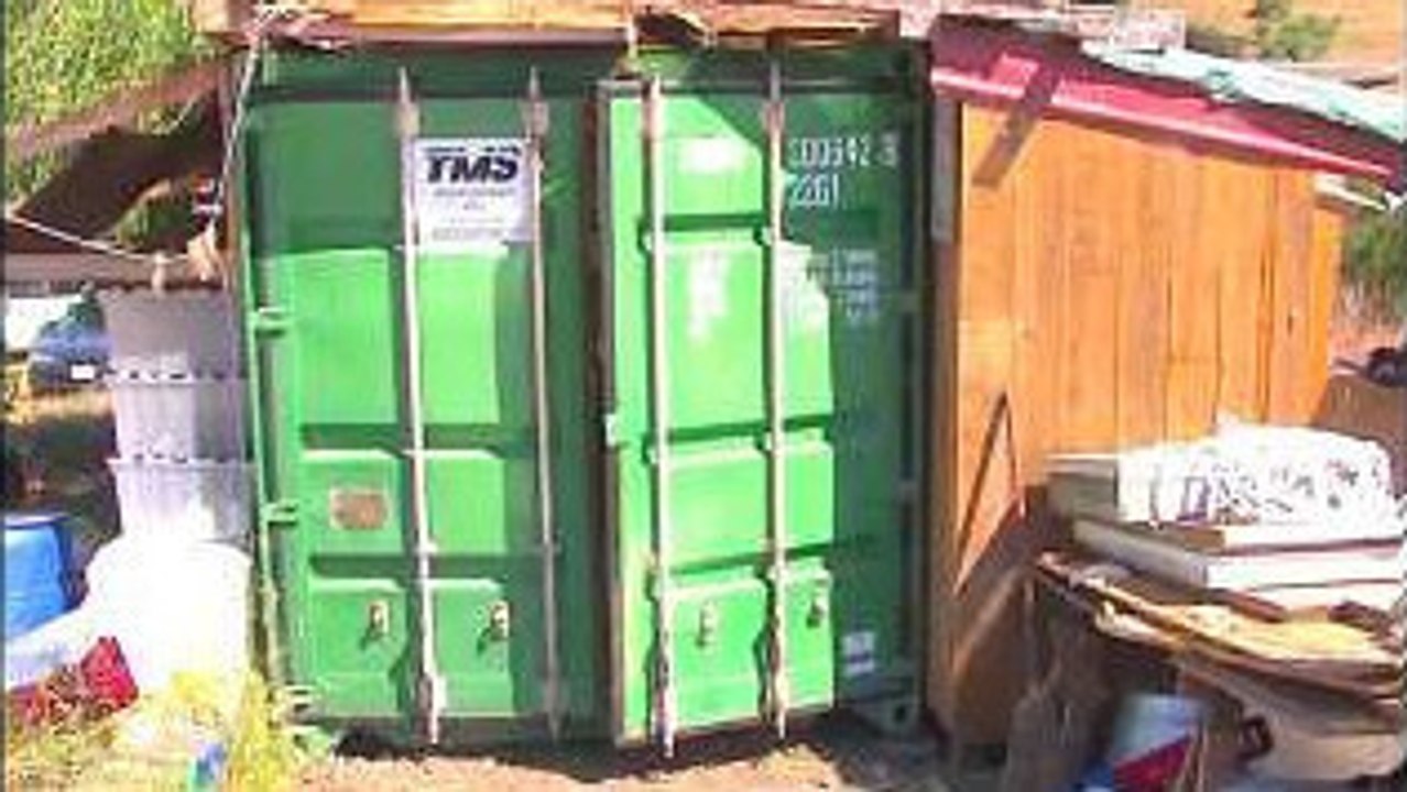 Sie wohnen in einem Container, doch das Innere ist einfach unglaublich!