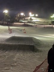 Snowboarders in Boardercross Wreck on Turn