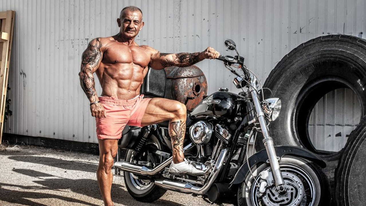 Michel Vossier ist ein 62-jähriger  Kraftsportler, der es schafft, 25-jährige zu schlagen! Das ist sein Geheimnis!