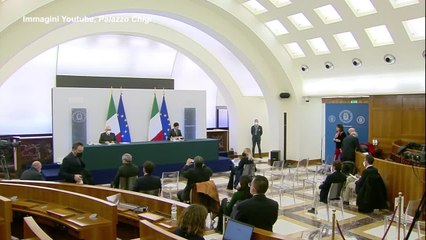 Speranza:  "Green pass illimitato per chi ha il booster"