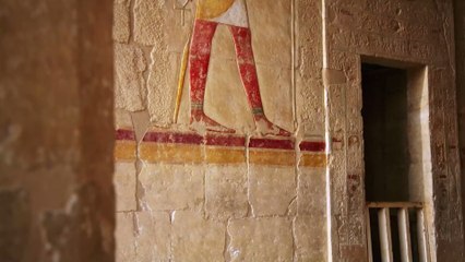 Égypte : Une incroyable momie vieille de deux millé­naires pour­vue d’une langue en or découverte