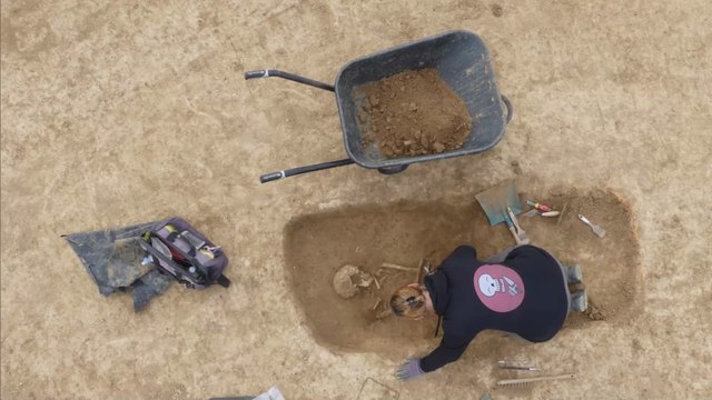 Une remarquable tombe princière datée de plus de 1.600 ans avant notre ère révélée dans le Calvados