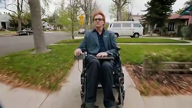 Merak Etme, Fazla Uzaklaşamaz Altyazılı Fragman (2)