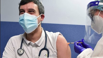 États-Unis : un infirmier testé positif huit jours après avoir reçu la première dose du vaccin