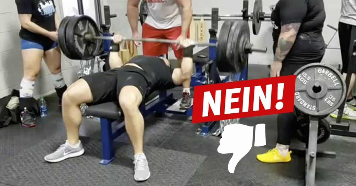 Hier der Grund, warum du niemals zu viel Gewicht beim Bankdrücken nehmen solltest!
