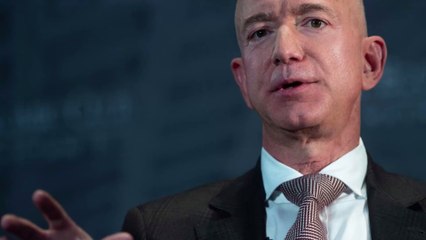Jeff Bezos : qui est Wally Funk, la femme de 82 ans qui l'accompagne dans l'espace ?