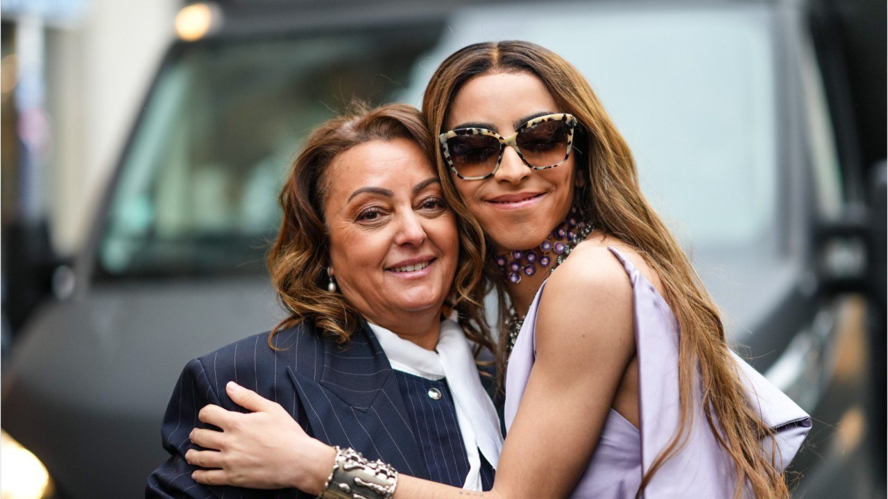 GALA VIDEO - Bilal Hassani : sa mère Amina fond en larmes sur le plateau de Quotidien