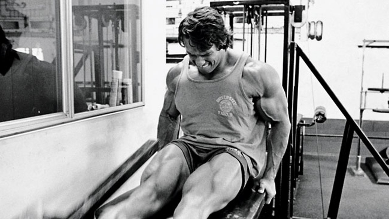 So hat es Arnold Schwarzenegger geschafft, seinen einzigen Schwachpunkt zu verbessern: seine Beine!