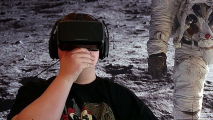Il filme son père ému aux larmes en essayant une simulation spatiale avec l'Oculus Rift