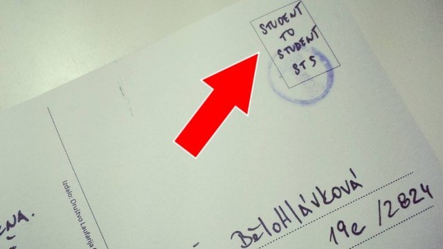 Découvrez une astuce très simple pour envoyer des cartes postales sans utiliser de timbre