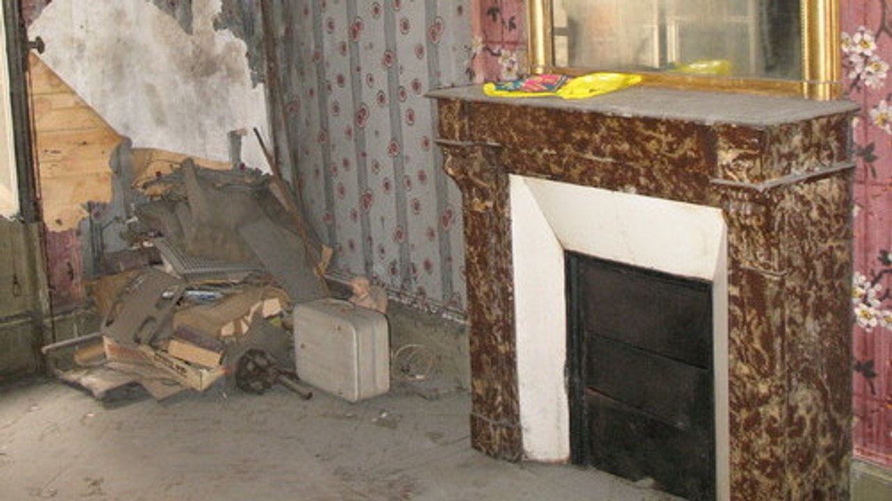 Cet architecte transforme un appartement délabré en un intérieur design