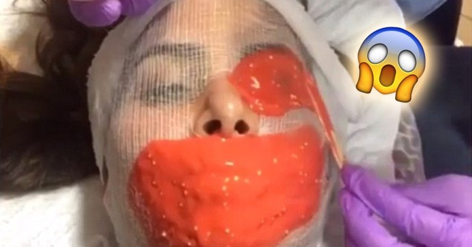 Ce nouveau masque peel-off pour la peau semble tout droit sorti d'un film d'horreur !