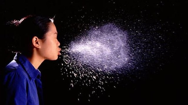 Pourquoi dit-on à tes souhaits à quelqu'un qui éternue ?