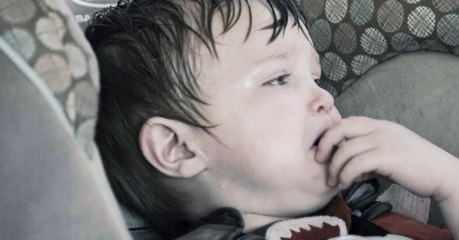 Elle laisse son bébé dans la voiture pour aller danser en discothèque