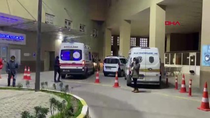 EVDEKİ EŞİNE SOKAKTAN BAĞIRIP HAKARET ETTİ, BIÇAKLANARAK ÖLDÜRÜLDÜ