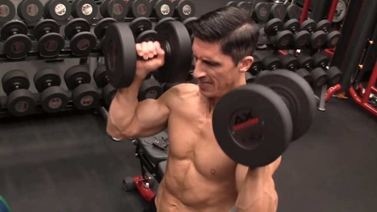 3 Wege, Wiederholungen auszuführen, um schneller Muskelmasse aufzubauen