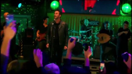 Bana Bir Aşk Şarkısı Söyle Video klip