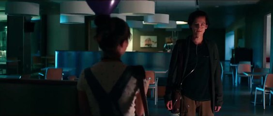 Five Feet Apart Orijinal Klip - Surprise Party