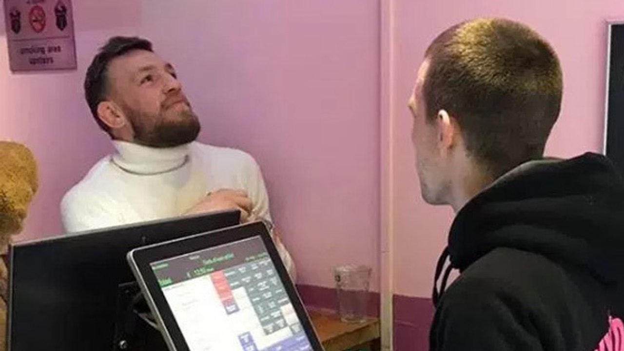 Conor McGregor in einem Coffeeshop in Amsterdam erwischt