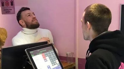 Conor McGregor in einem Coffeeshop in Amsterdam erwischt
