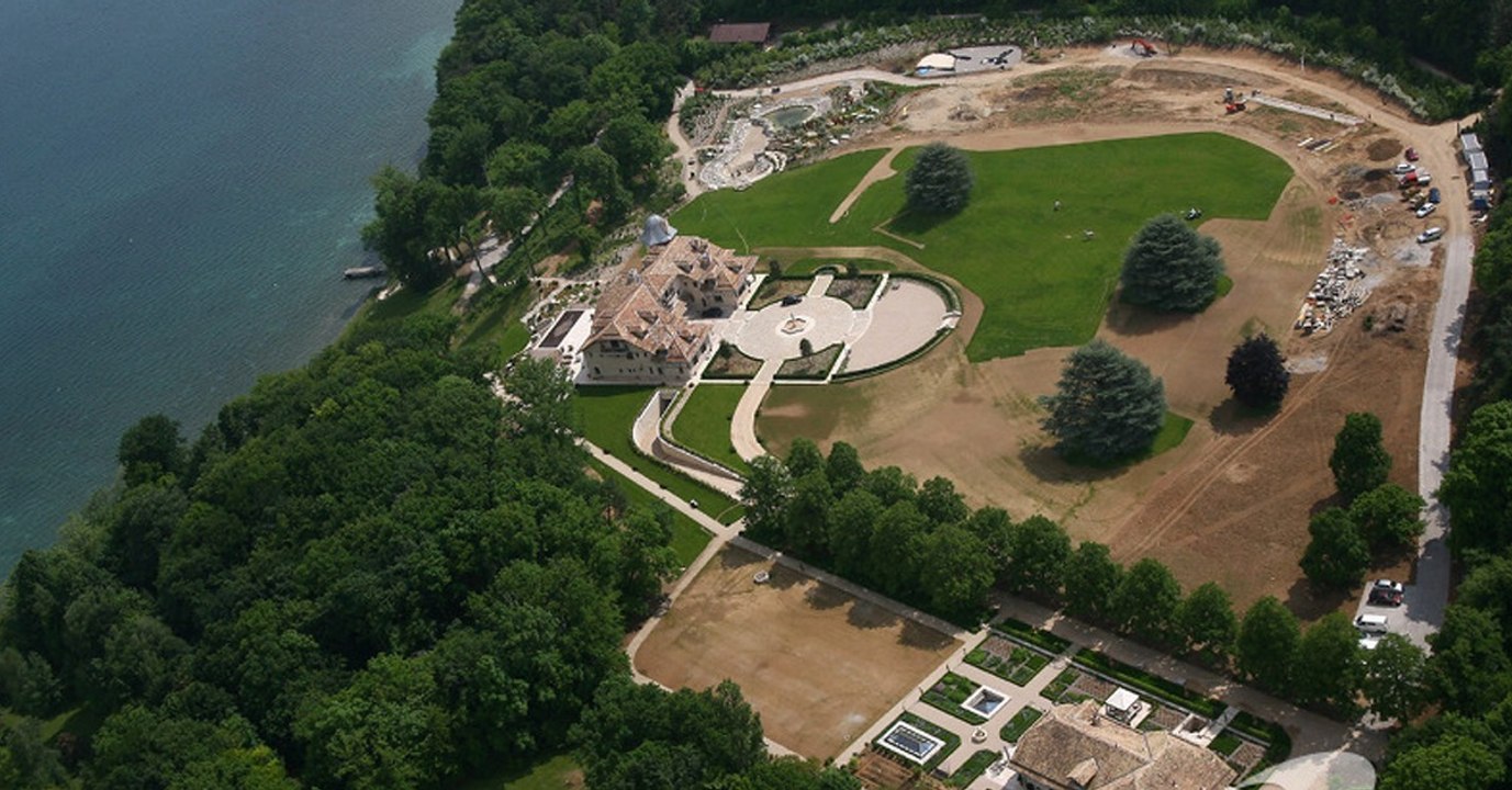 Michael Schumachers Villa am Genfer See wird bedrängt. Doch seine Familie wehrt sich
