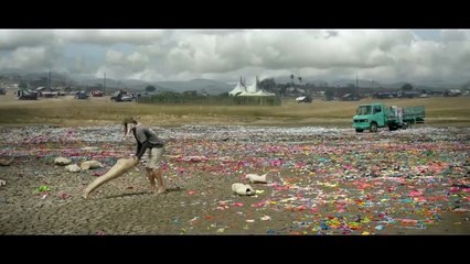 Neon Boğa Türkçe Altyazılı Fragman